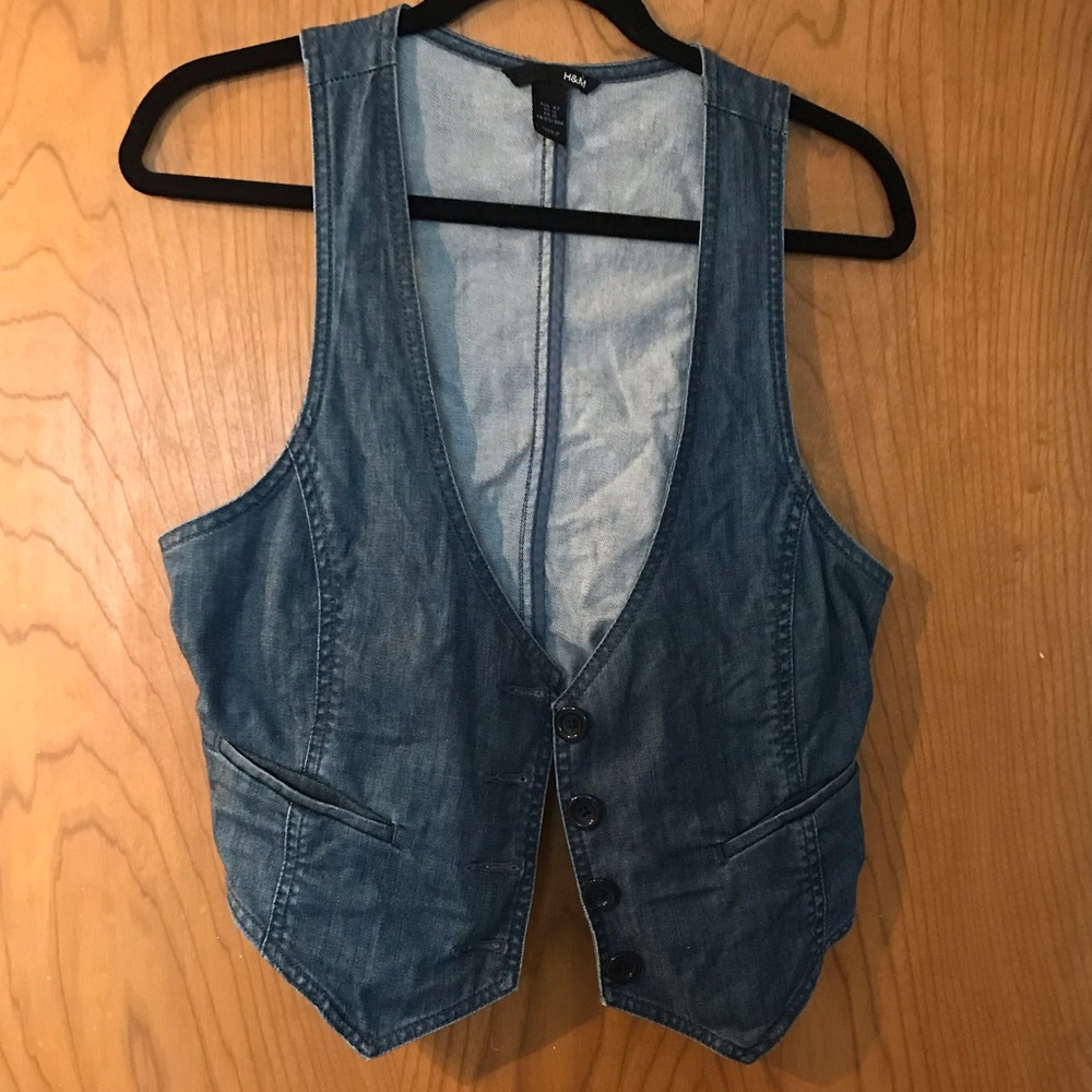 Jean vest, fitted and adjustable